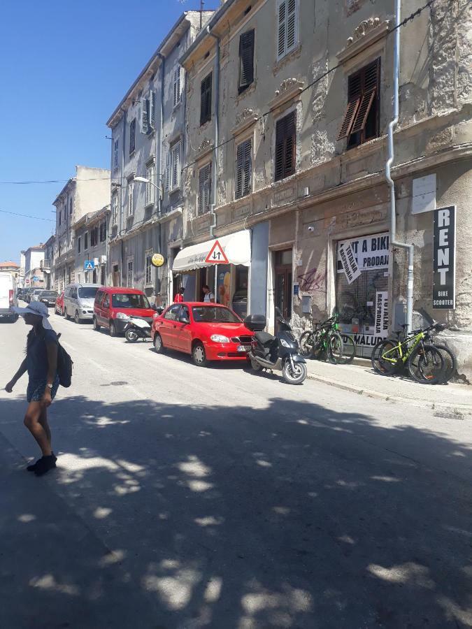Apartment Amfiteatar Moris بولا المظهر الخارجي الصورة